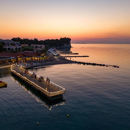 Roda Beach Resort & Spa 외부 사진