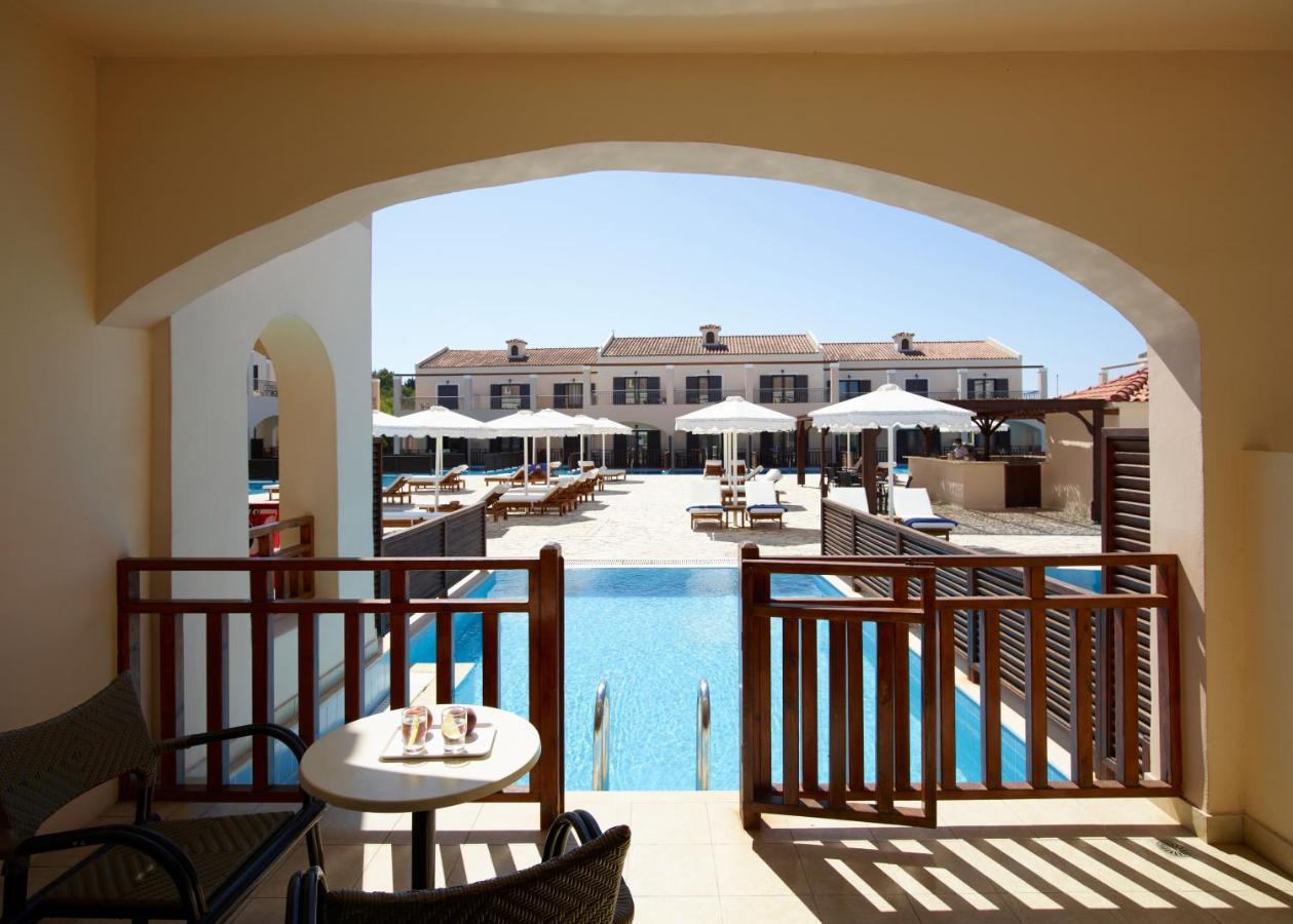 Roda Beach Resort & Spa 외부 사진