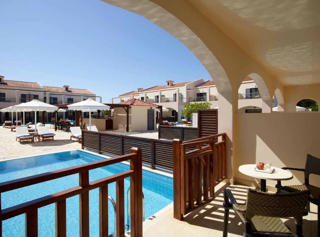Roda Beach Resort & Spa 외부 사진