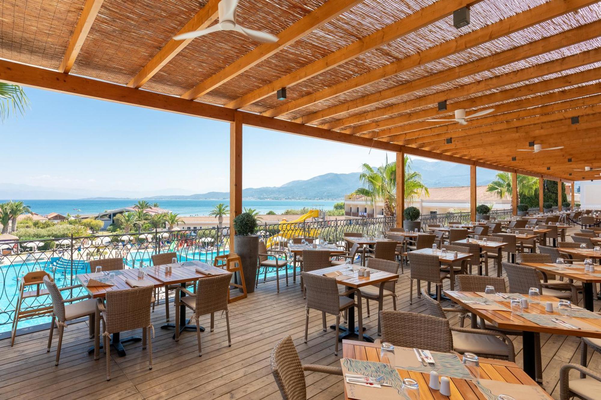 Roda Beach Resort & Spa 외부 사진