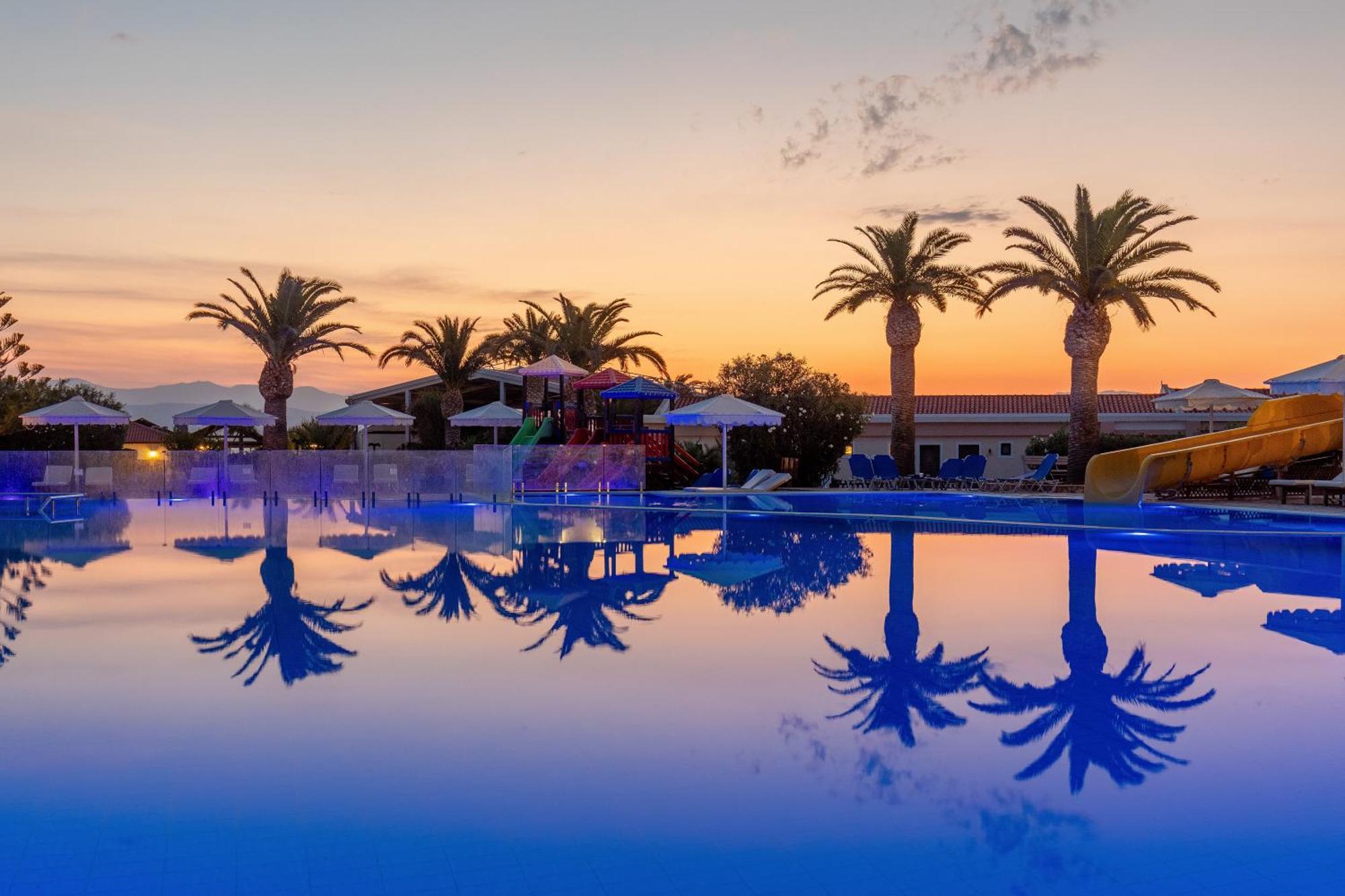 Roda Beach Resort & Spa 외부 사진