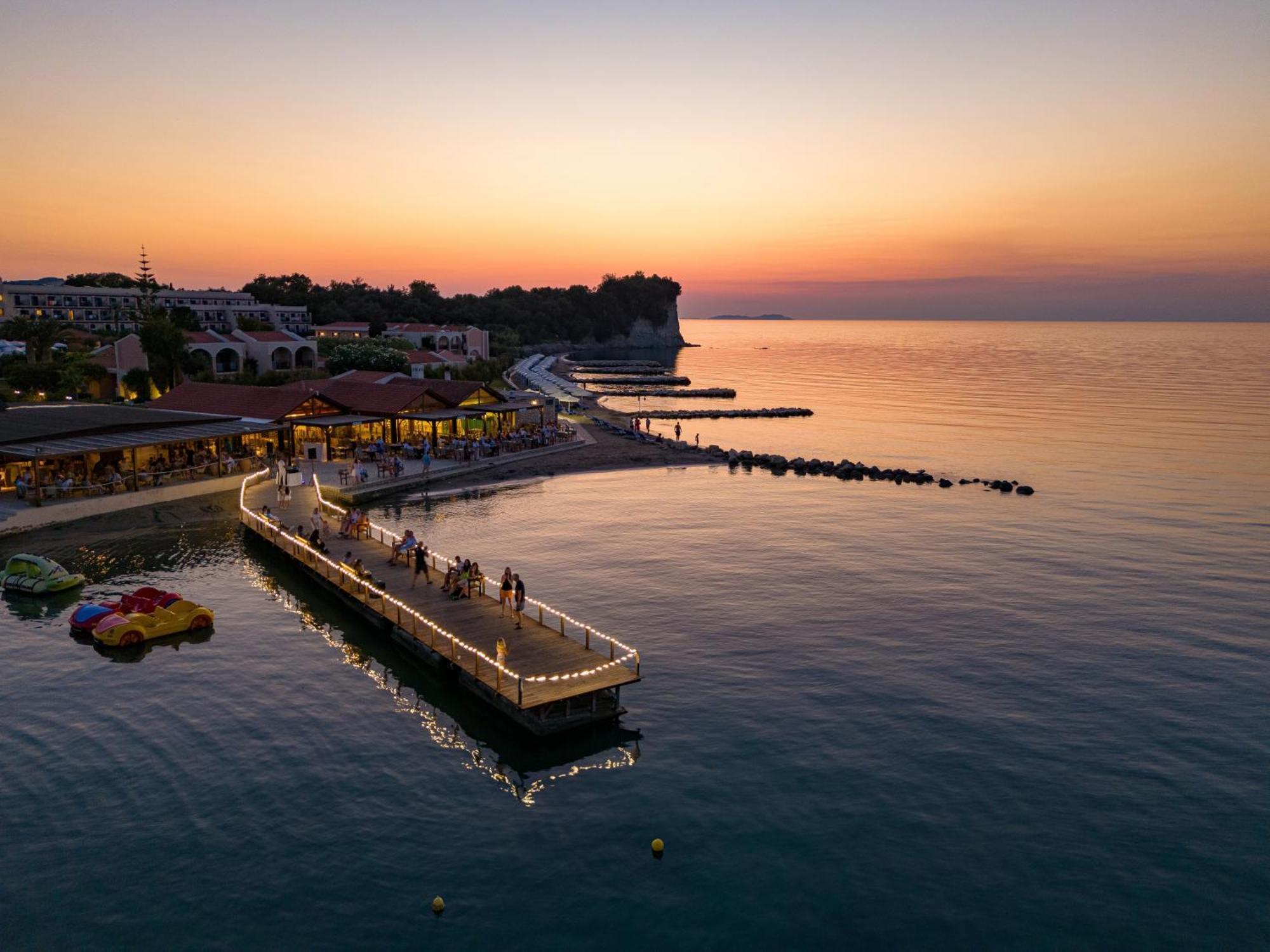 Roda Beach Resort & Spa 외부 사진