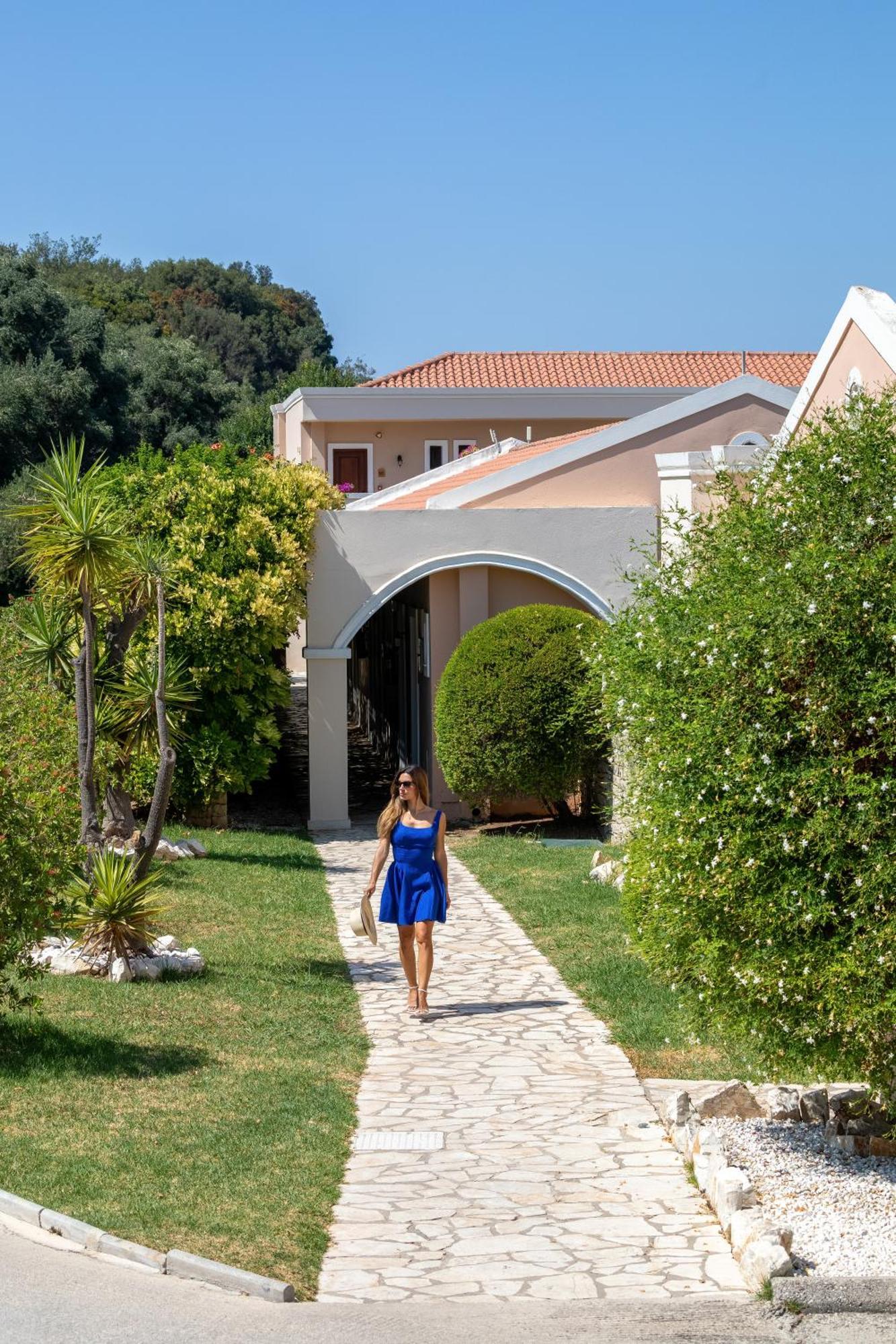 Roda Beach Resort & Spa 외부 사진