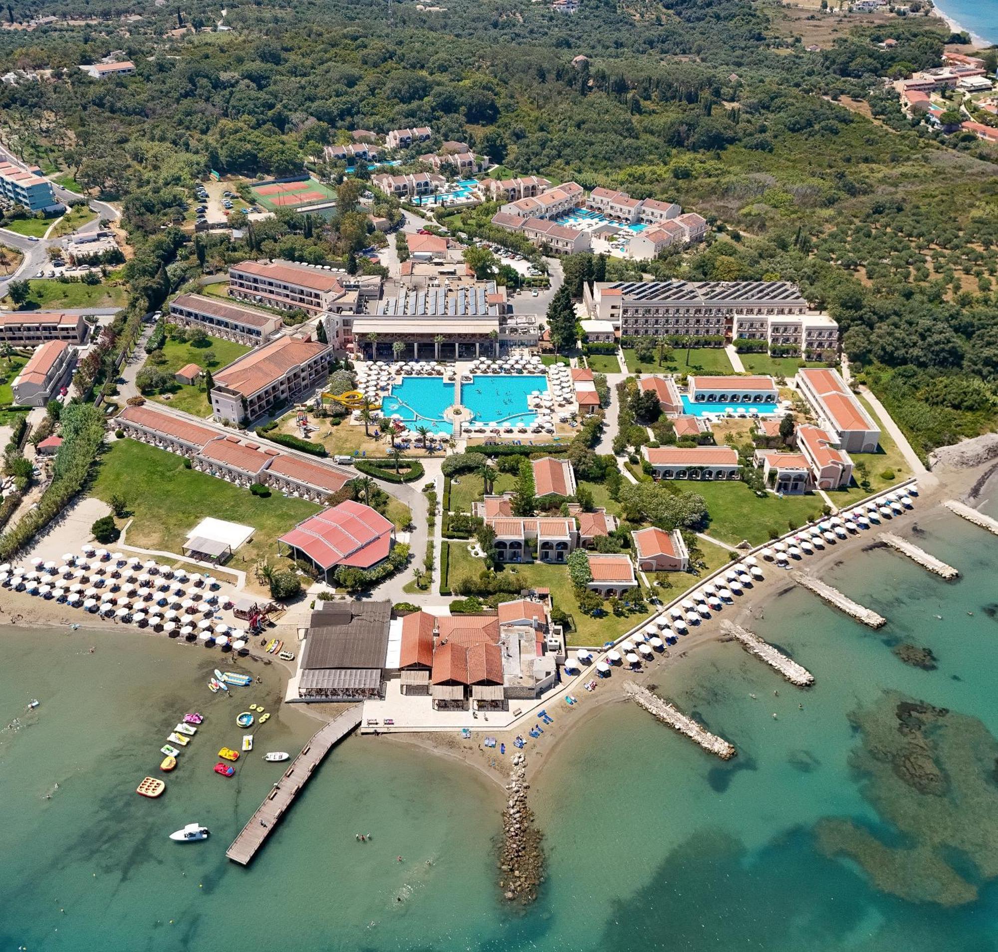 Roda Beach Resort & Spa 외부 사진