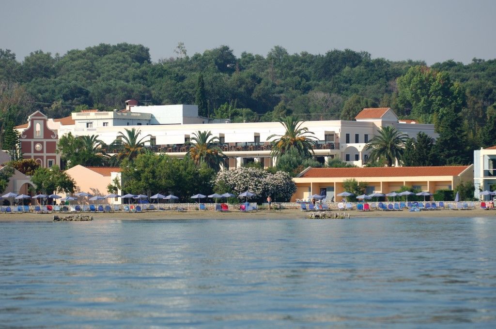 Roda Beach Resort & Spa 외부 사진