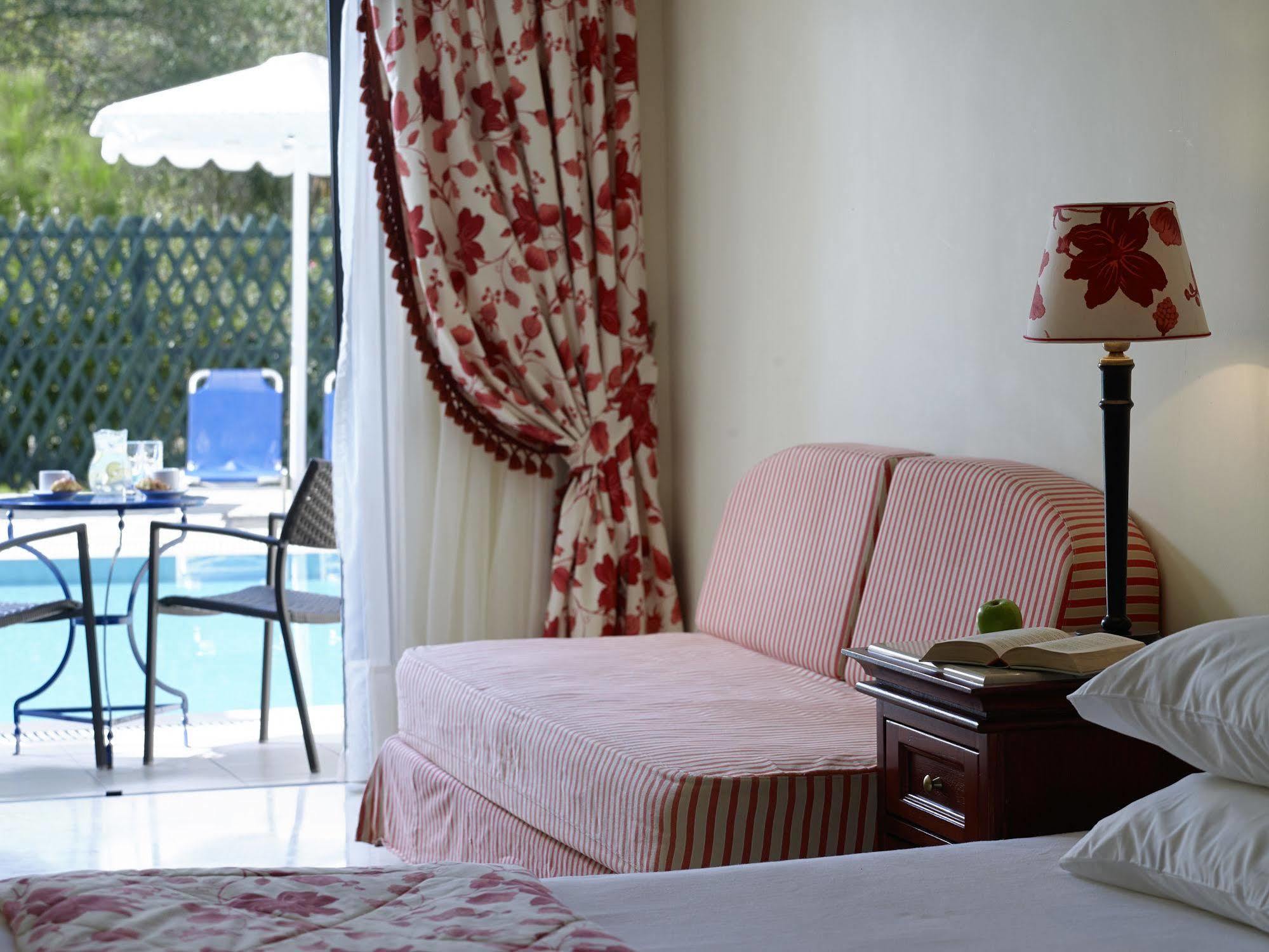 Roda Beach Resort & Spa 외부 사진